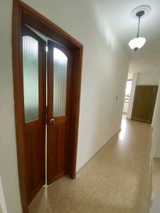 vendo_amplia_casa_en_laureles_1745439084-6853_6847.jpeg