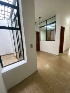 vendo_amplia_casa_en_laureles_1745439102-5873_1155.jpeg