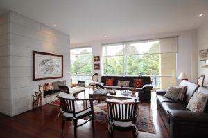 Apto Chicó Reservado: 300m2, balcón, 3 o 4 cuartos, 4.5 baños y 4 parqueaderos