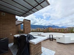 Apto Chicó III: 31m2, balcón, 1 cuarto, 1 baño y 1 parqueadero