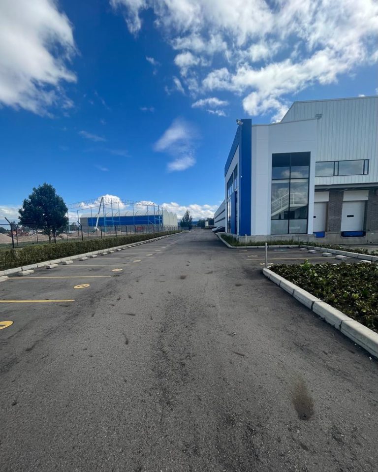 ARRIENDO BODEGA 4750 M2 TOCANCIPA 31 MUELLES IDEAL ALMACENAMIENTO