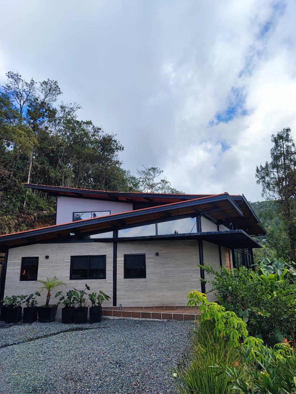 Alquiler dos casas campestres en unidad cerrada, La Ceja, Antioquia.
