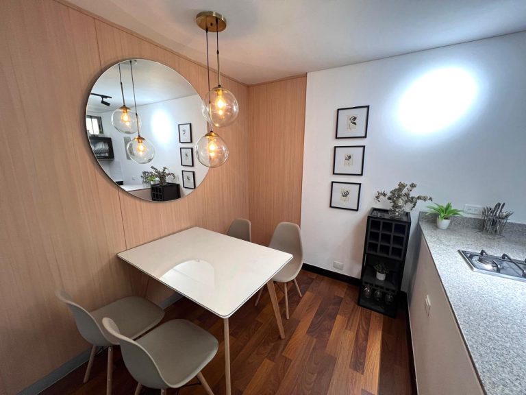 Arriendo apartaestudio. El Poblado, La Tomatera. Provenza.
