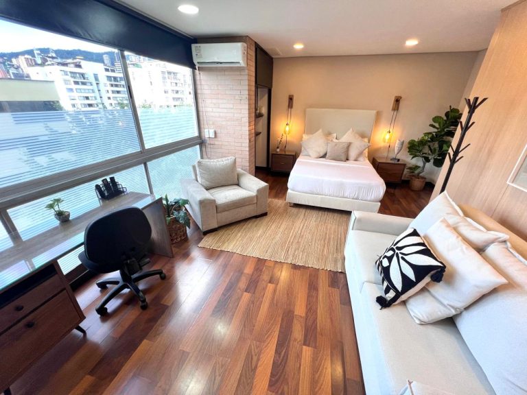 Arriendo apartaestudio. El Poblado, La Tomatera. Provenza.