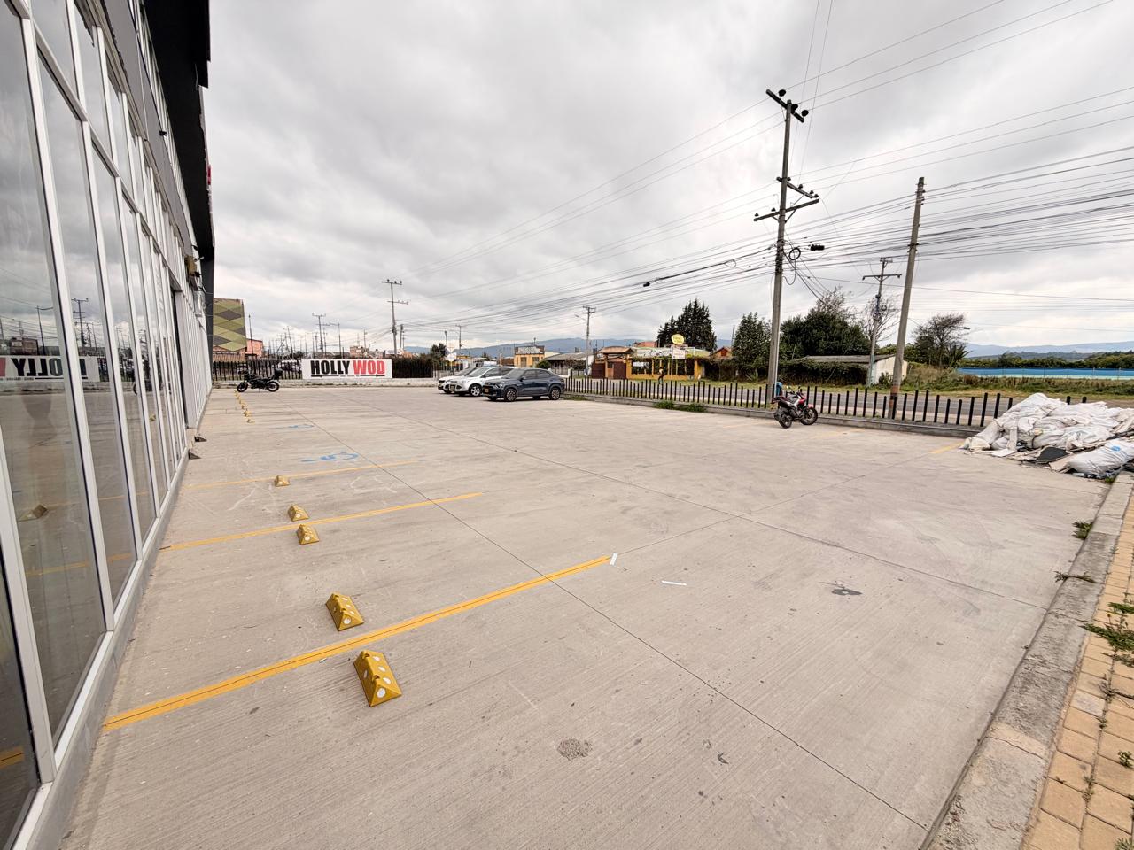 BODEGA VITRINA EN ARRIENDO, FACATATIVA