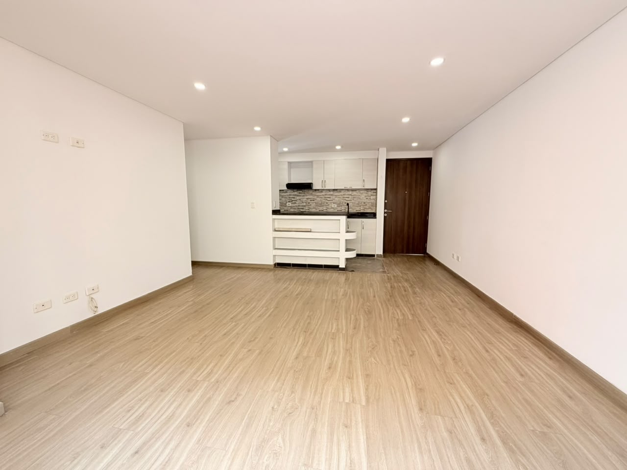 Arriendo Apto Cota Conjunto Cerrado con Ascensor $ 2.900.000