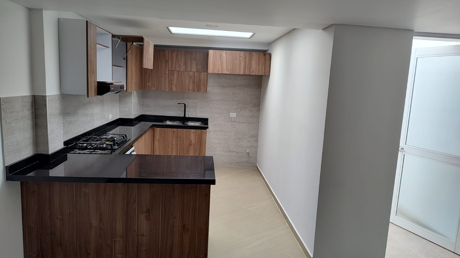 Arriendo Casa Cota Urbana $ 3.200.000