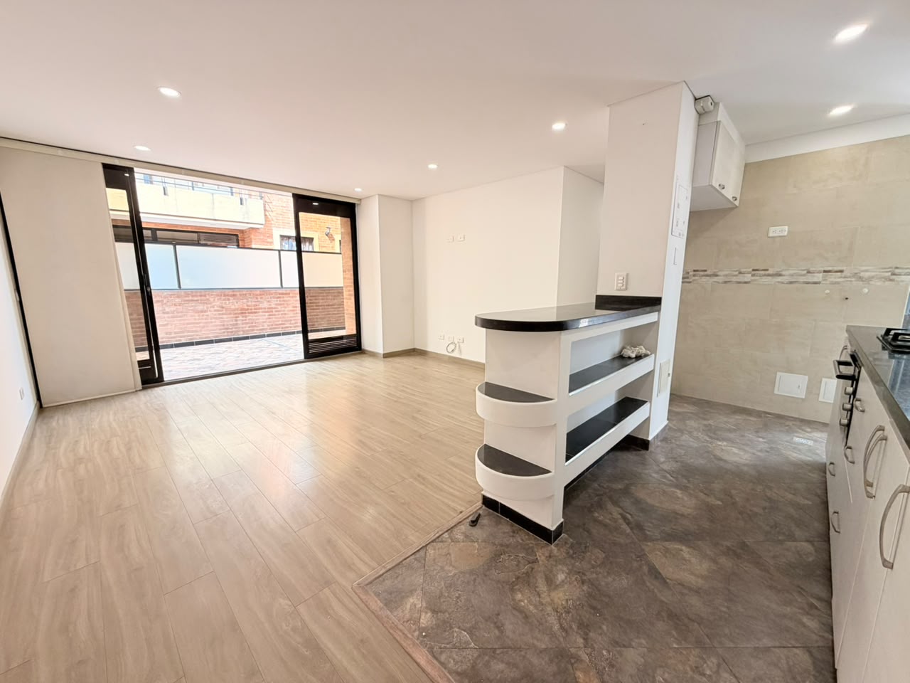 Arriendo Apto Cota Conjunto Cerrado con Ascensor $ 2.900.000