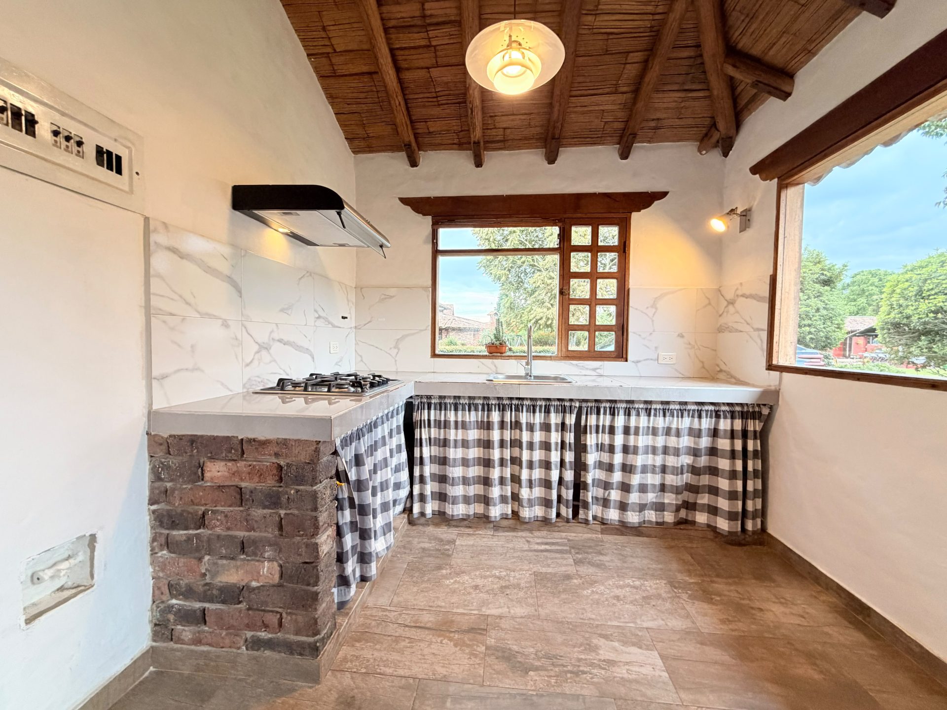 Arriendo Casa Campestre Cota Parcelas $ 2.950.000 con Servicios