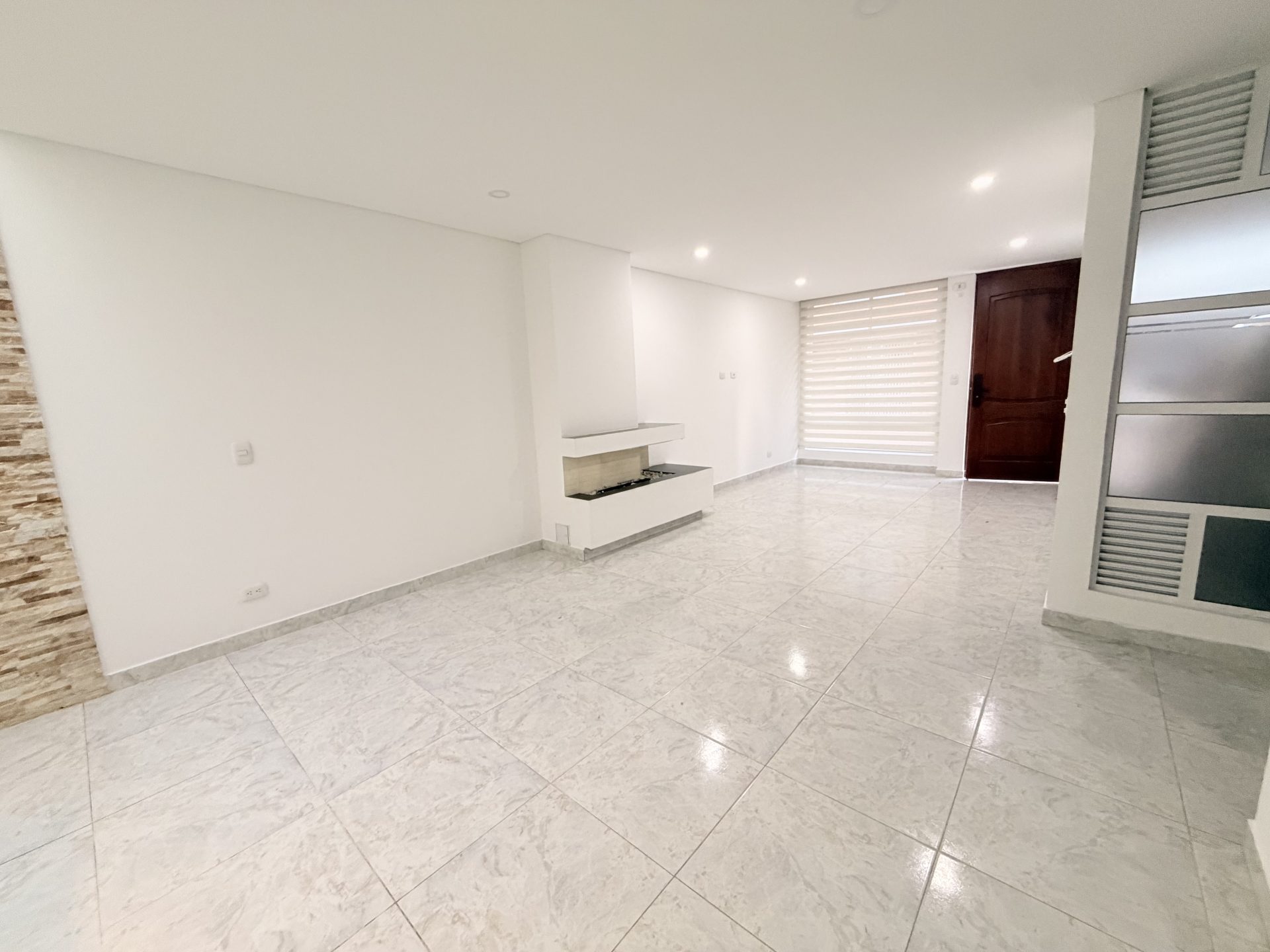 Arriendo Casa Cota conjunto Cerrado $ 3.500.000
