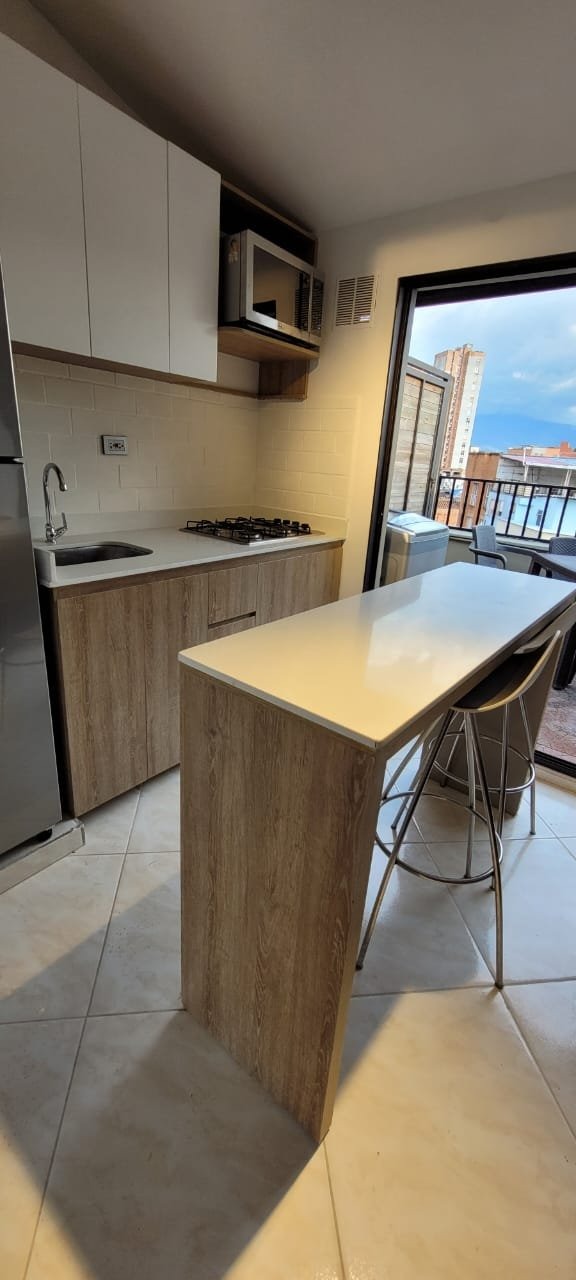 APARTAESTUDIO AMOBLADO EN ARRIENDO-CERCA DE LA 70