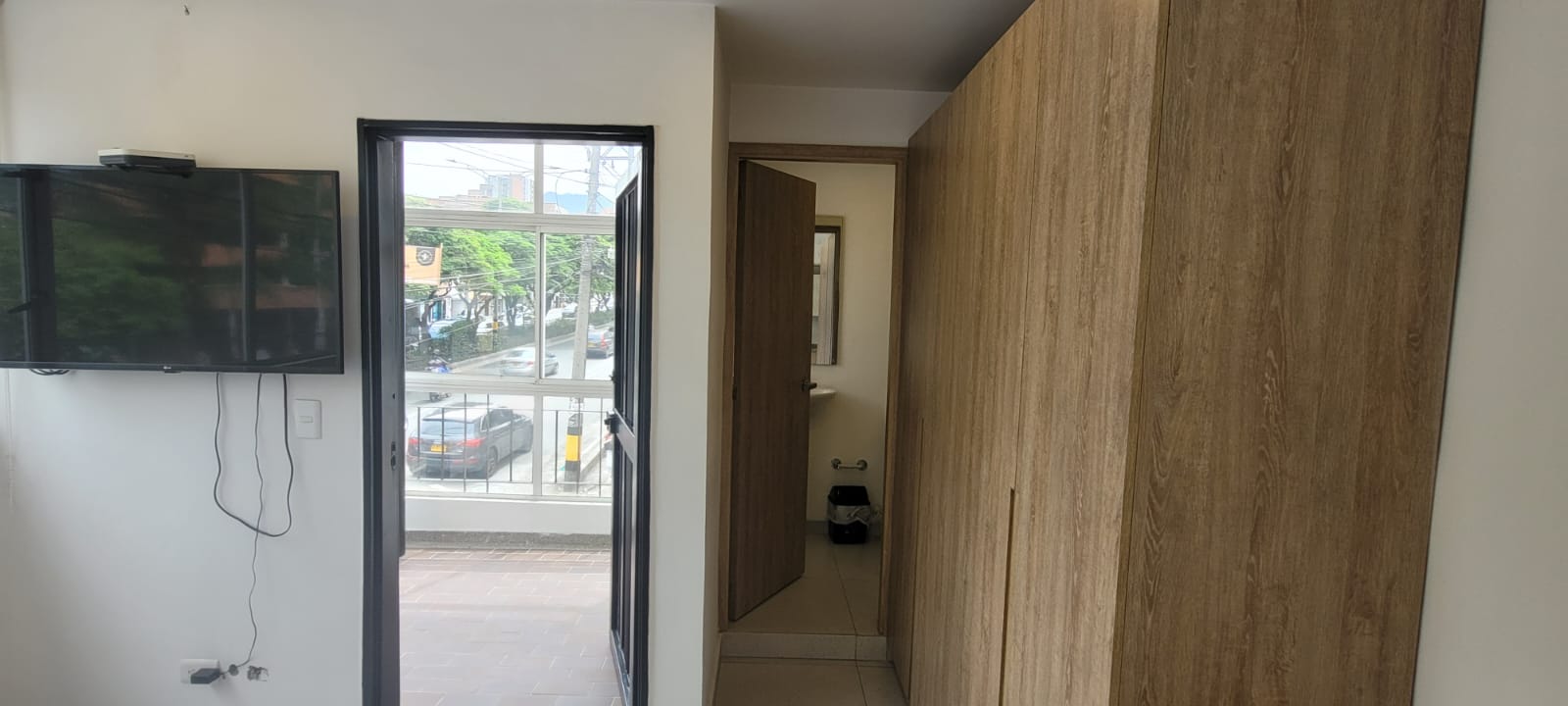 APARTAESTUDIO AMOBLADO EN ARRIENDO-CERCA DE LA 70