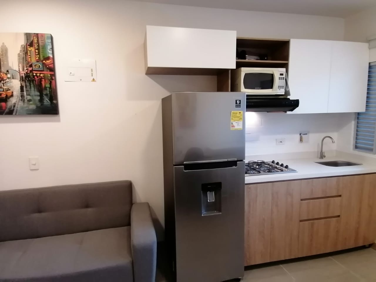 APARTAESTUDIO AMOBLADO EN ARRIENDO-CERCA DE LA 70 Y DEL ESTADIO