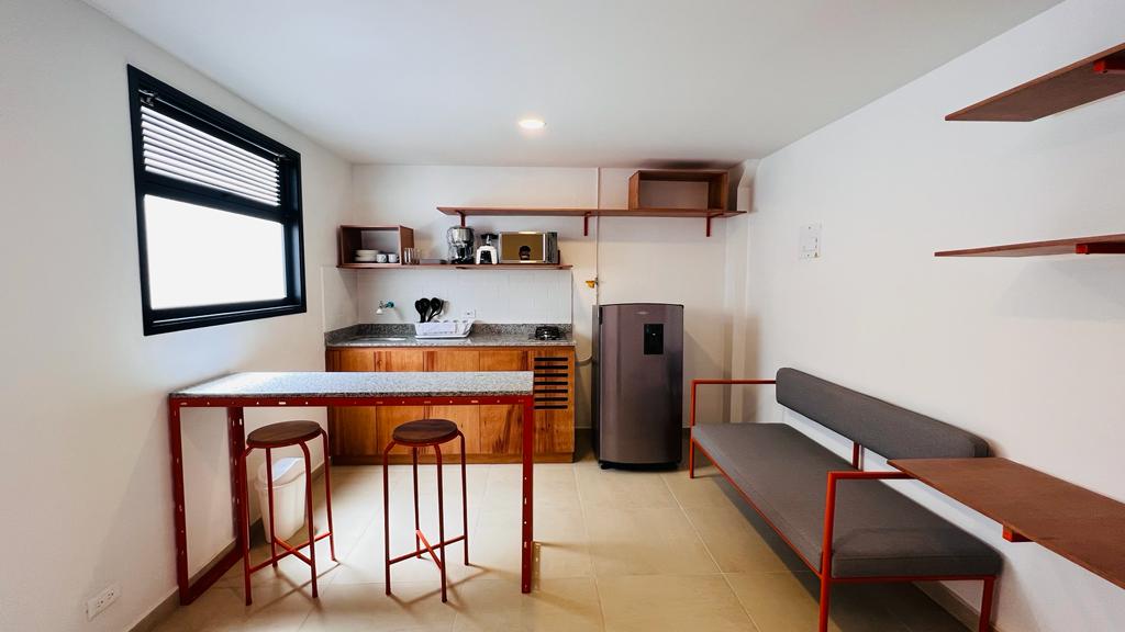 APARTAESTUDIO AMOBLADO EN ARRIENDO-CERCA DE LA 70