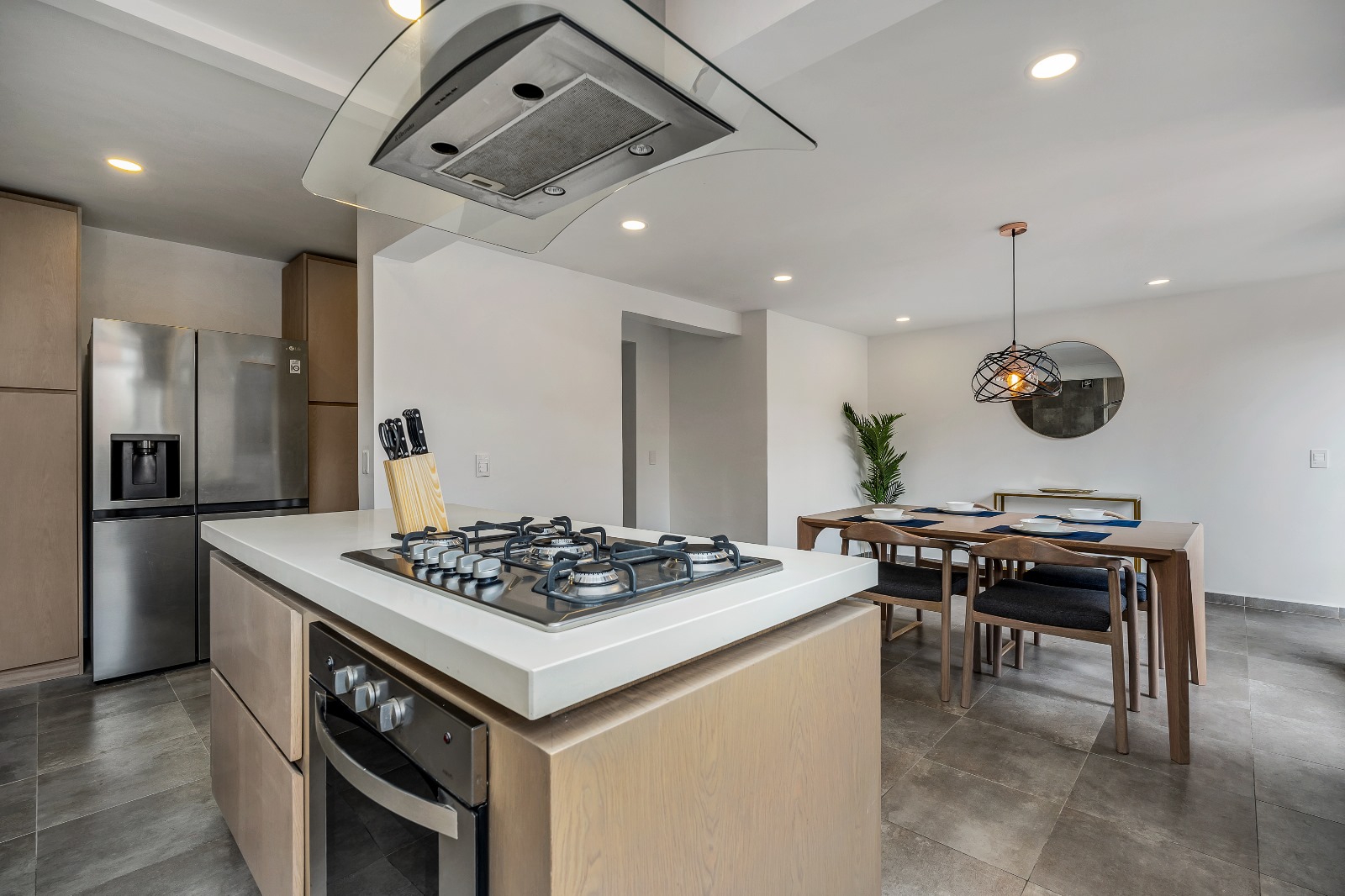 APARTAMENTO EN ARRIENDO EN EL POBLADO – PATIO BONITO