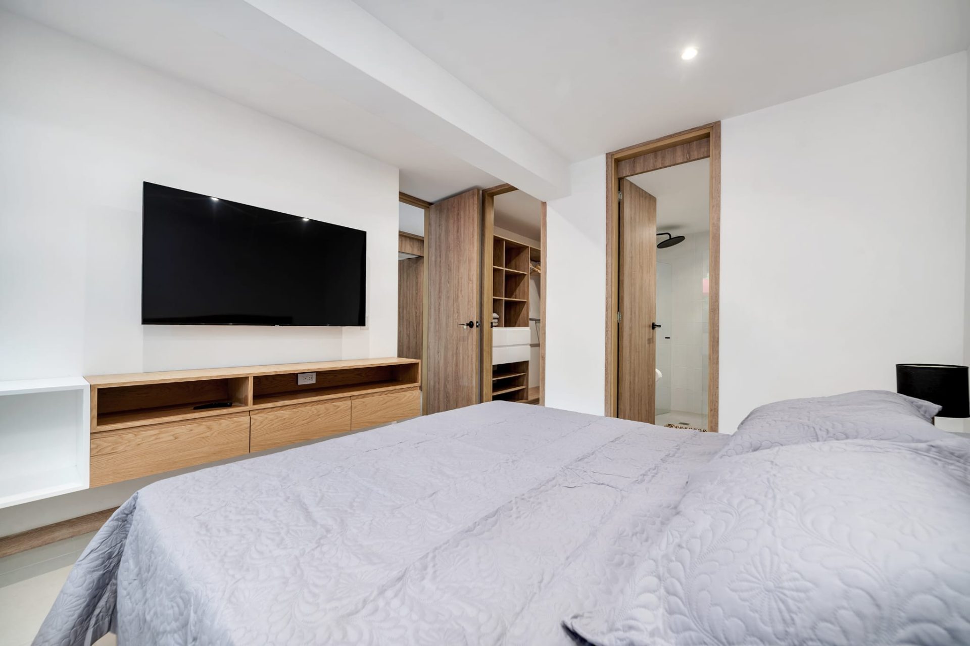 APARTAMENTO AMOBLADO EN VENTA ARRIENDO-EL POBLADO