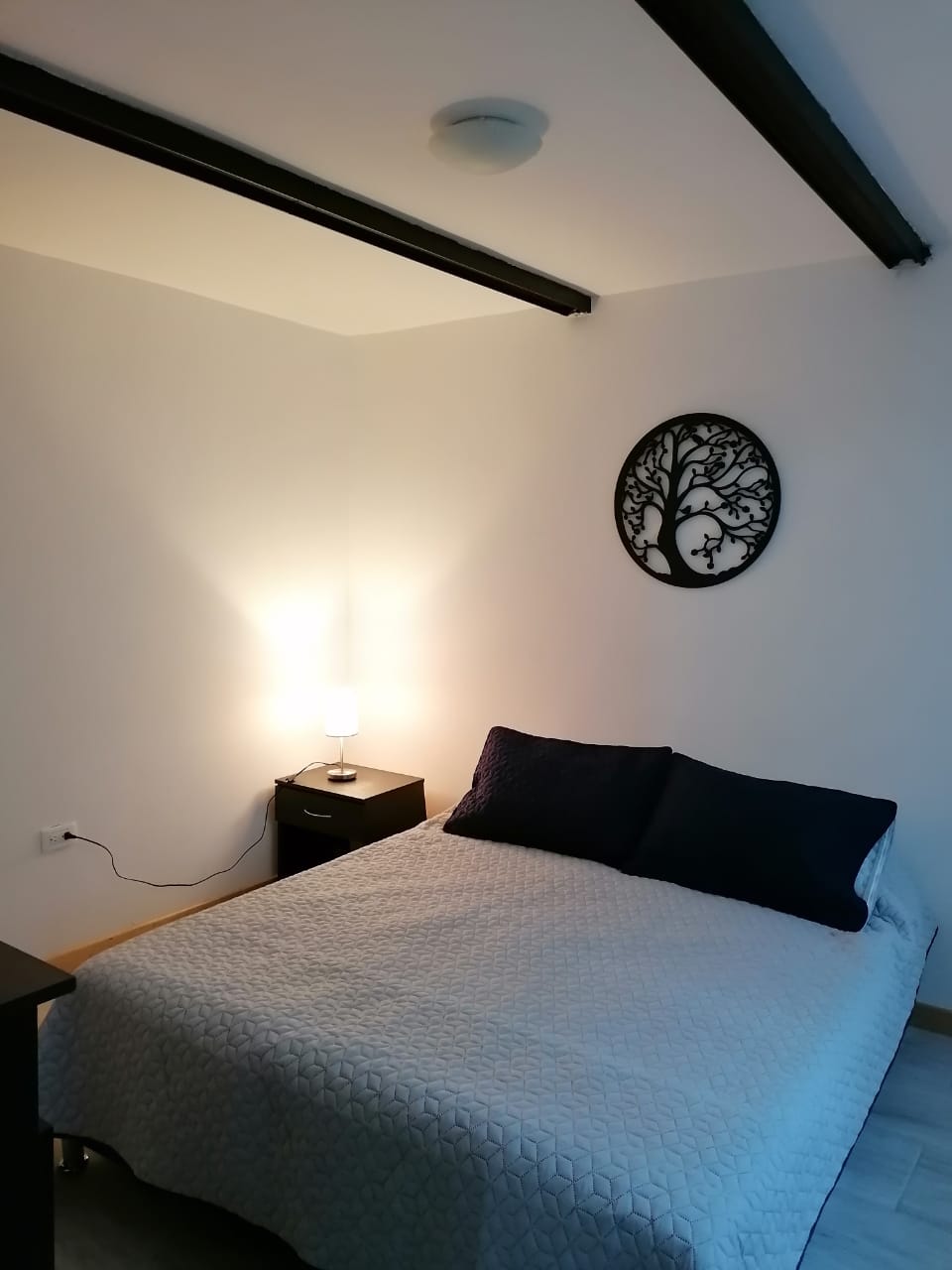 APARTAMENTO DÚPLEX AMOBLADO EN ARRIENDO-CERCA DE LA 70