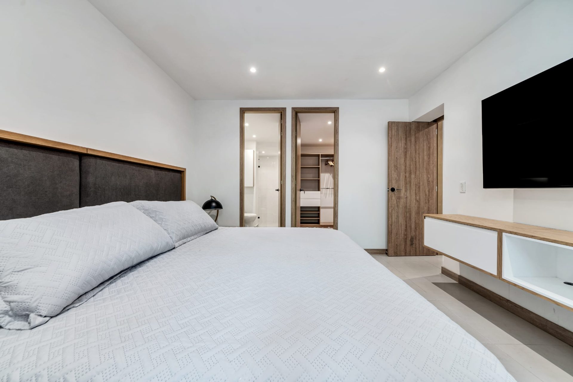 APARTAMENTO AMOBLADO EN VENTA ARRIENDO-EL POBLADO