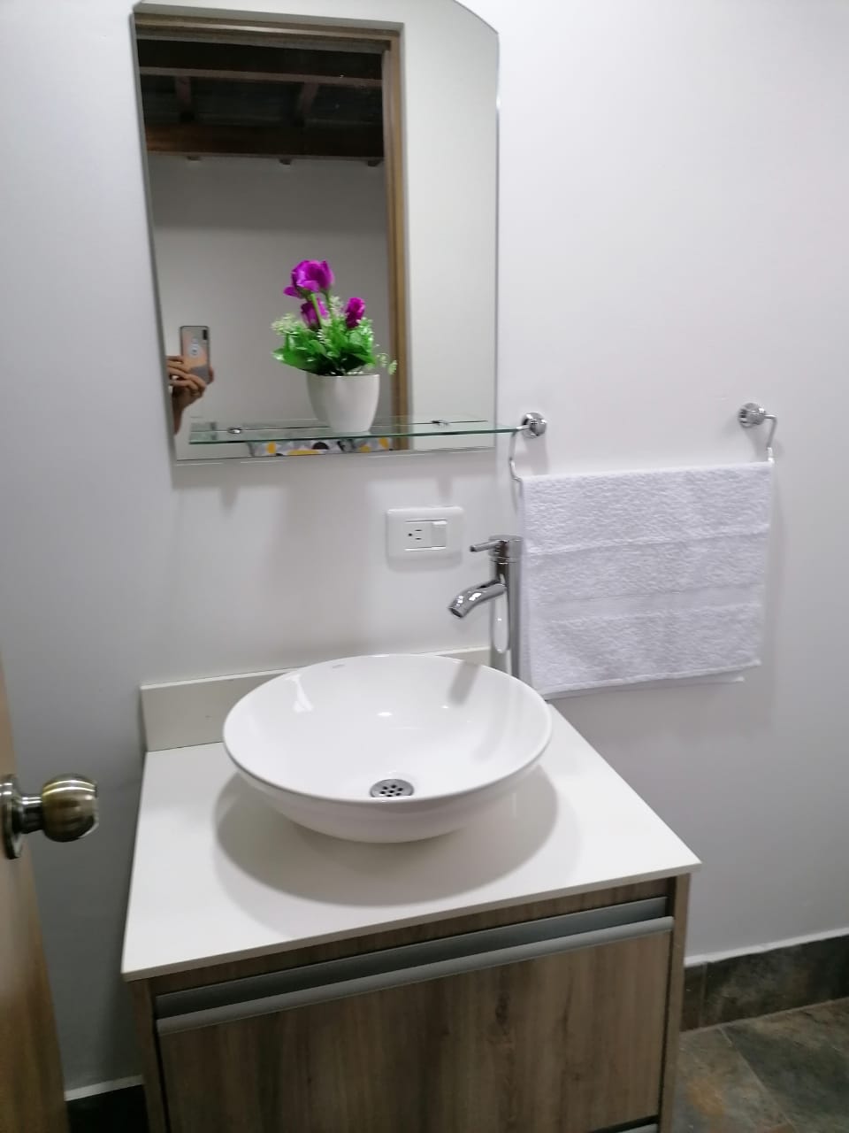 APARTAMENTO DUPLEX AMOBLADO EN ARRIENDO-CERCA DE LA 70