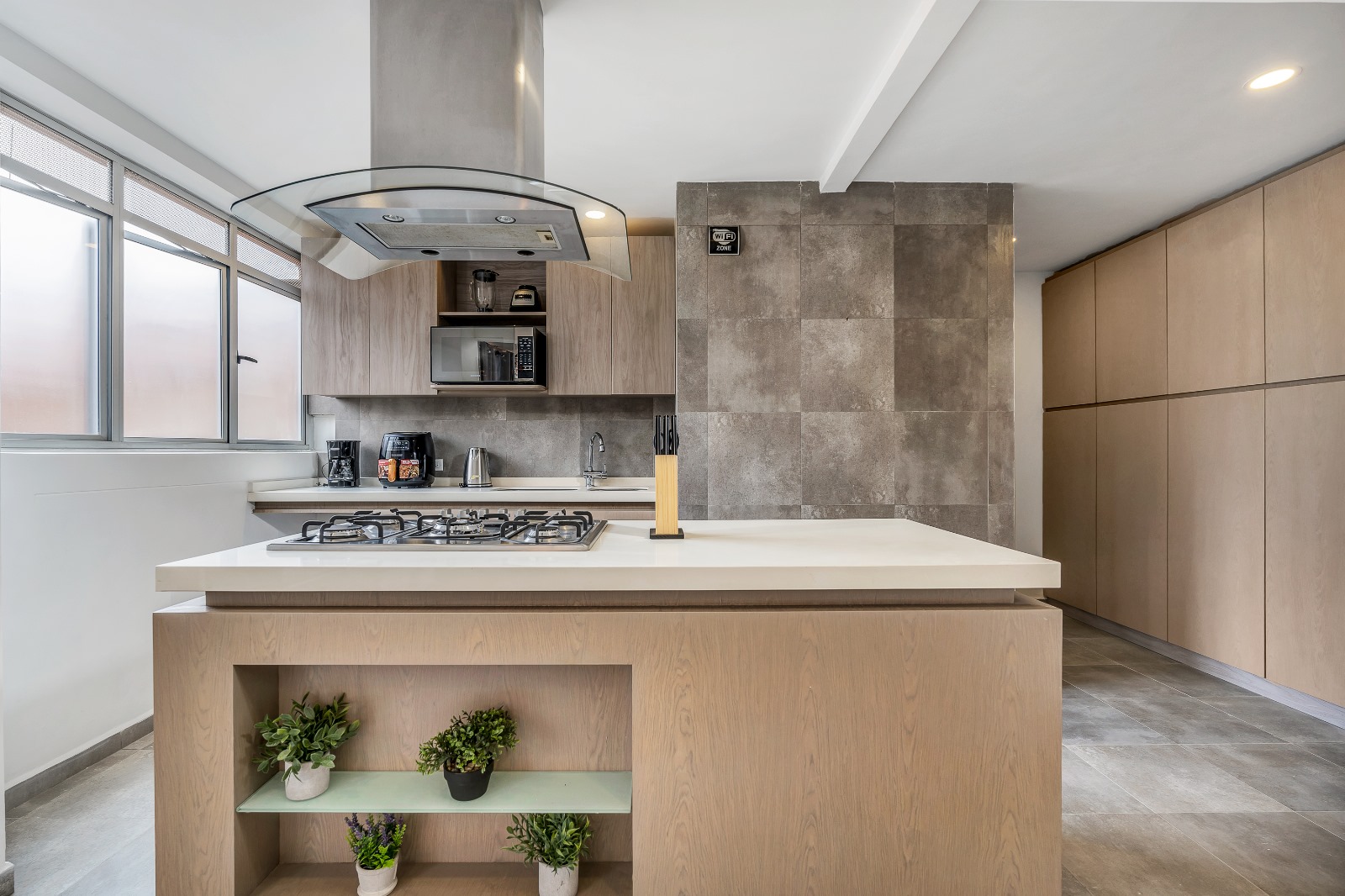 APARTAMENTO EN ARRIENDO EN EL POBLADO – PATIO BONITO