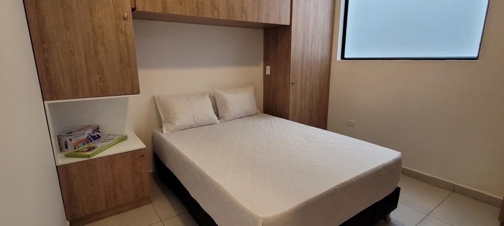 APARTAESTUDIO AMOBLADO EN ARRIENDO EN VILLA HERMOSA LA MANSION