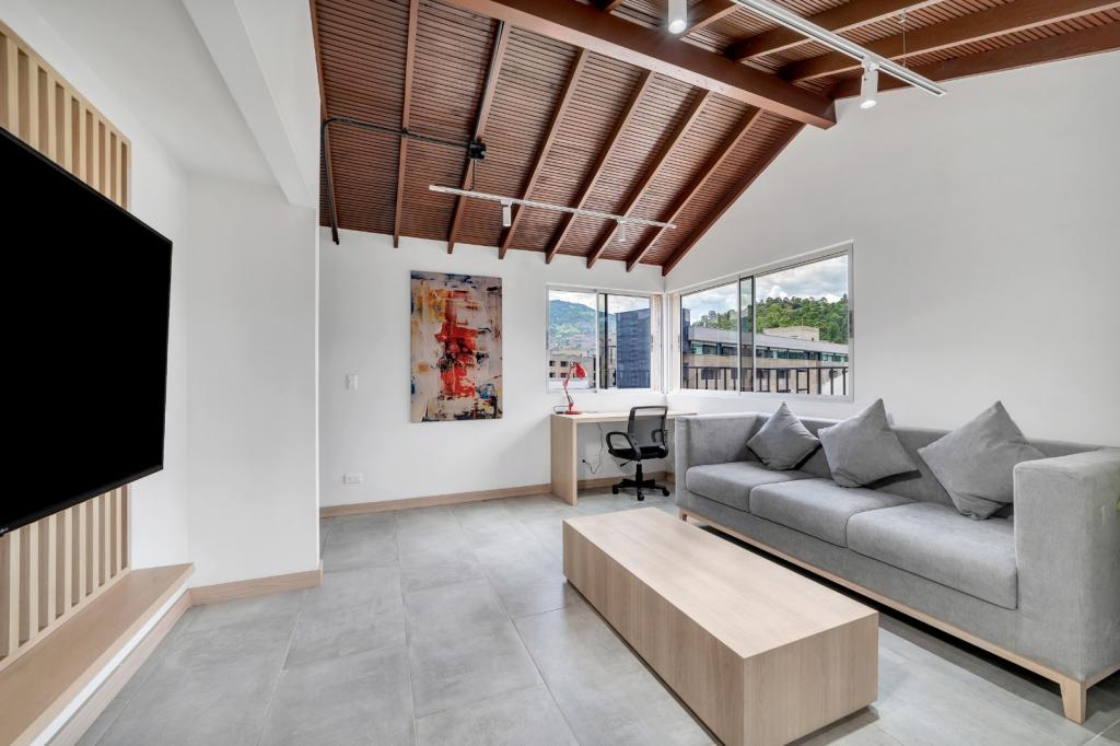 Penthouse Amoblado en Arriendo- Estadio