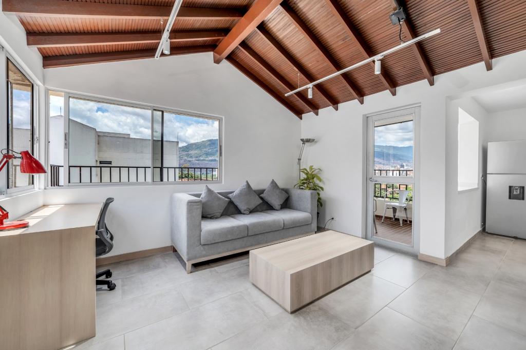Penthouse Amoblado en Arriendo- Estadio
