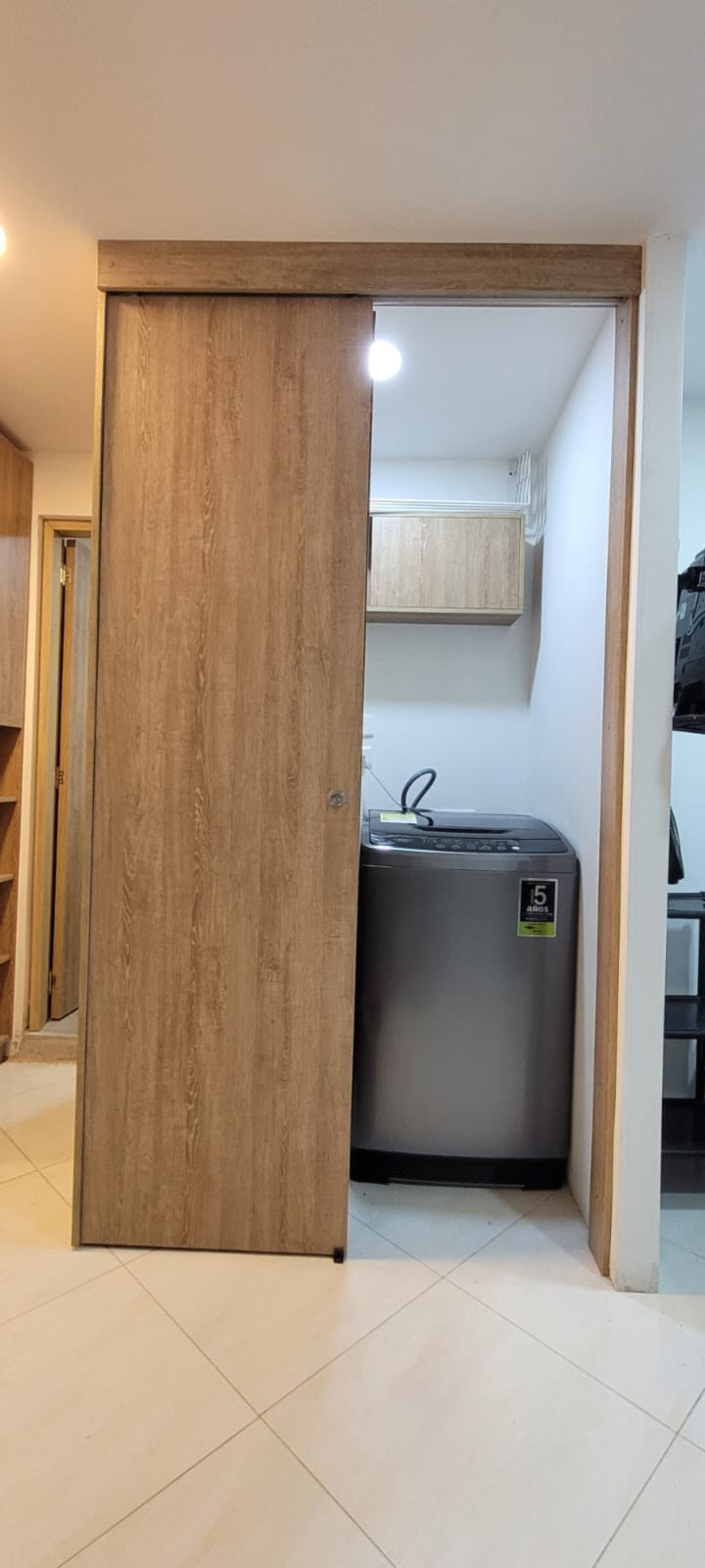 APARTAESTUDIO AMOBLADOD EN ARRIENDO, LAURELES-ESTADIO CERCA DE UPB