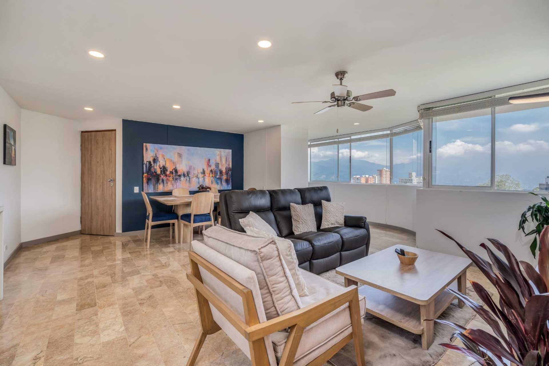 PENTHOUSE AMOBLADO EN ARRIENDO POBLADO SAN LUCAS
