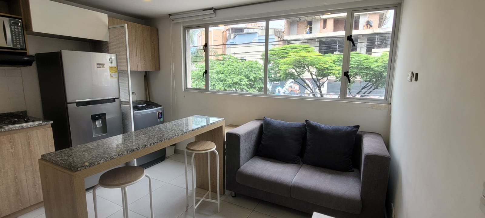 APARTAESTUDIO AMOBLADO EN ARRIENDO-CERCA DE LA 70