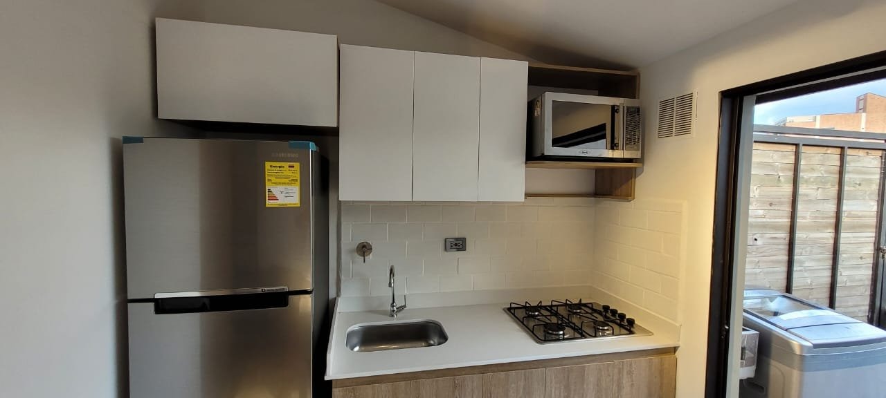 APARTAESTUDIO AMOBLADO EN ARRIENDO-CERCA DE LA 70