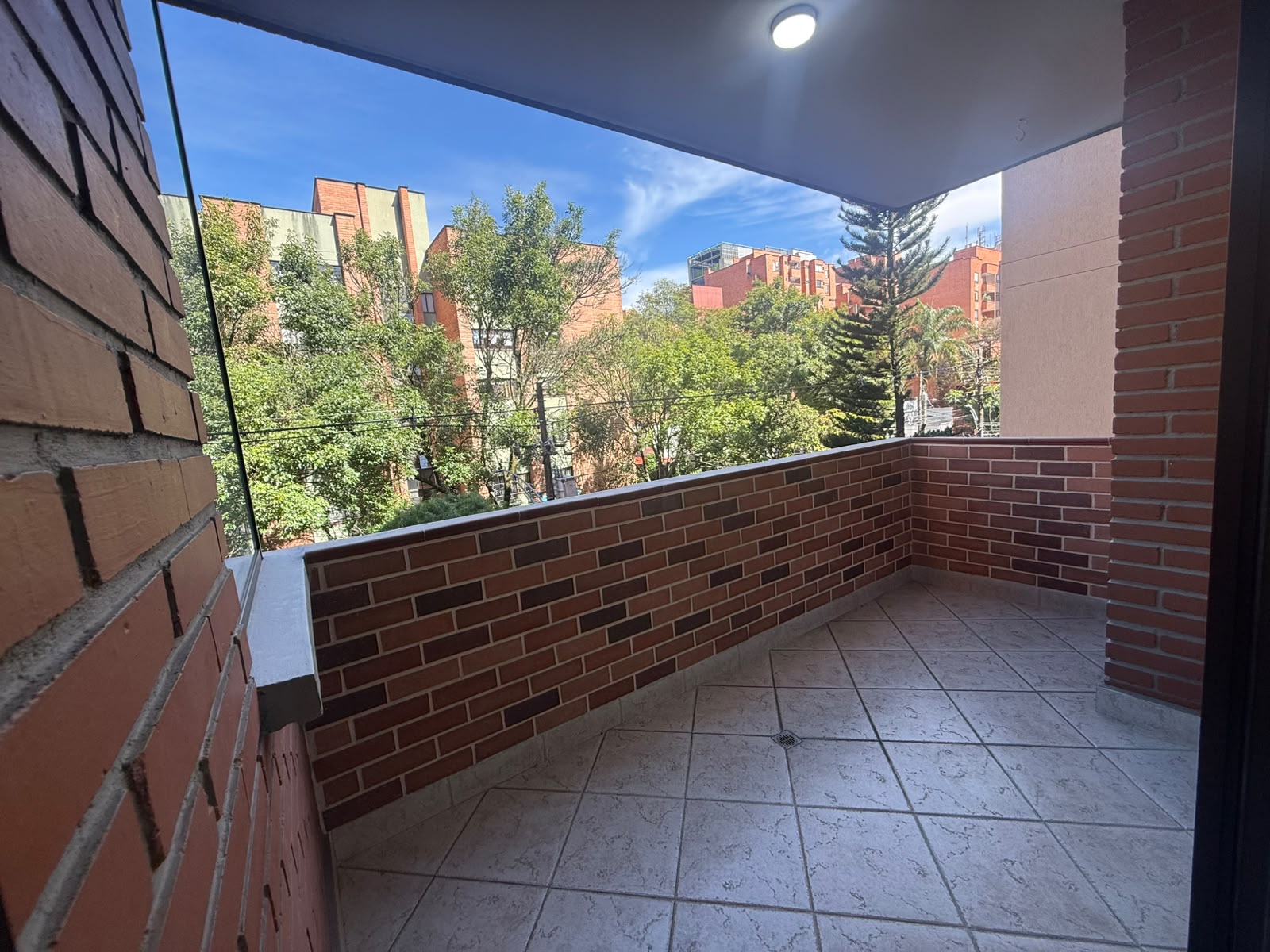 PENTHOUSE AMOBLADO NUEVO PRIMER PARQUE DE LAURELES