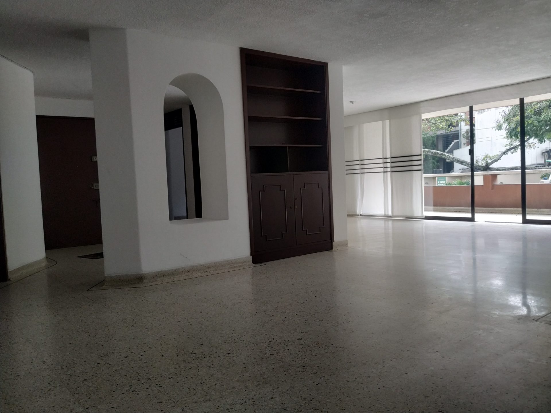 Oficina en arriendo Cali San Fernando 3 ambientes 59m²