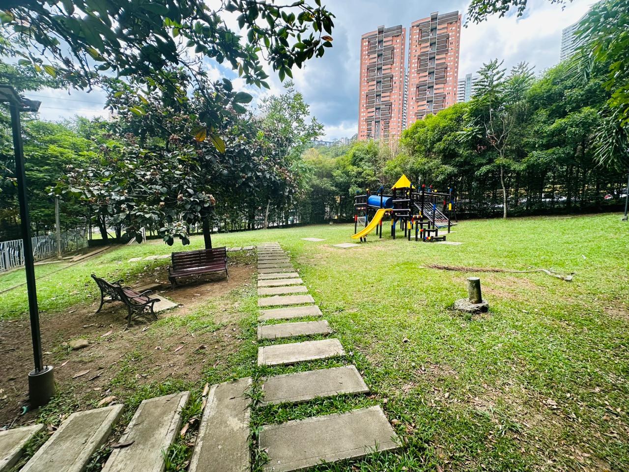 Amplio Apartamento Amoblado En El Poblado- San Julian