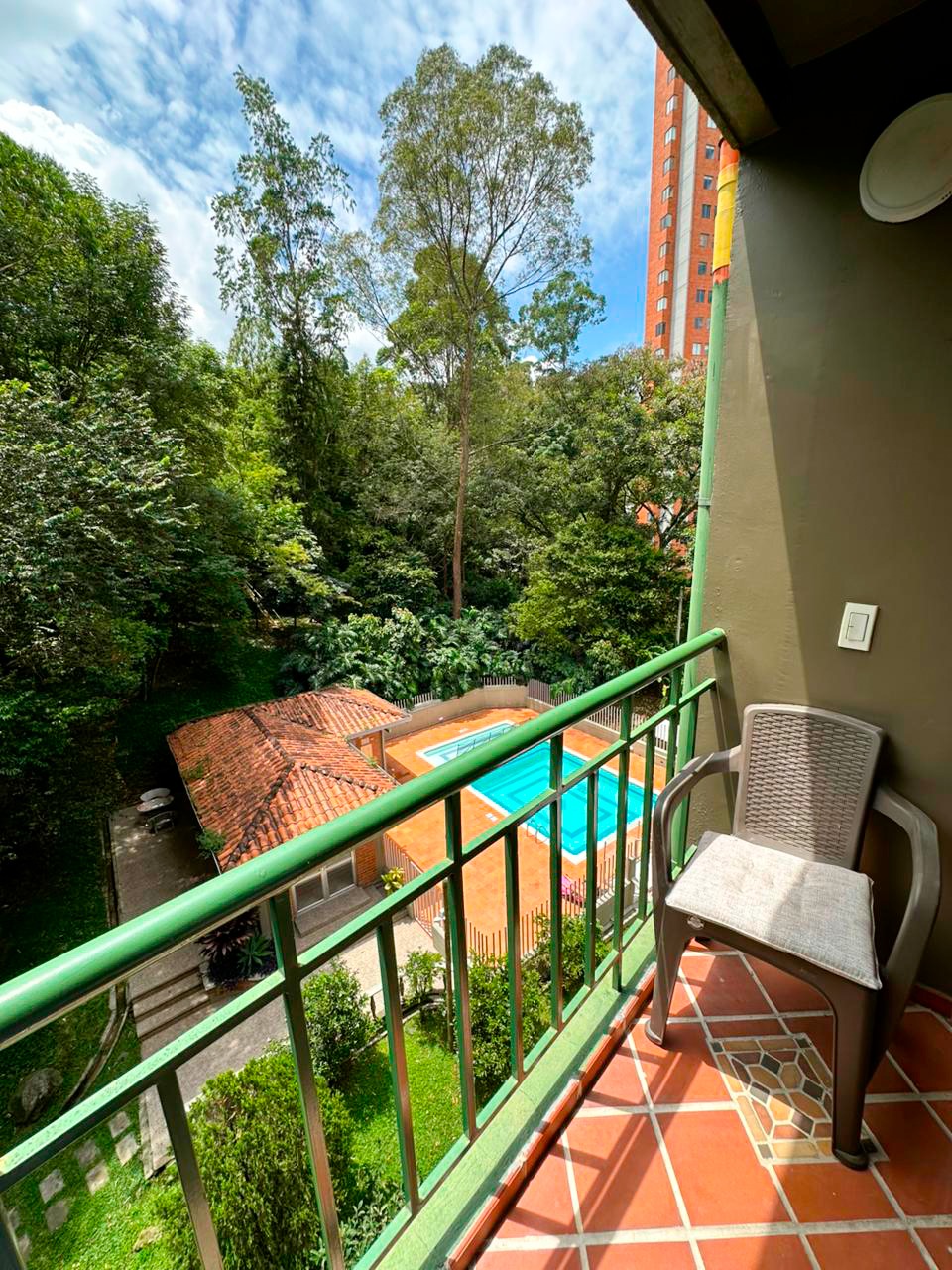 Hermoso Apartamento Amoblado en Loma del Indio