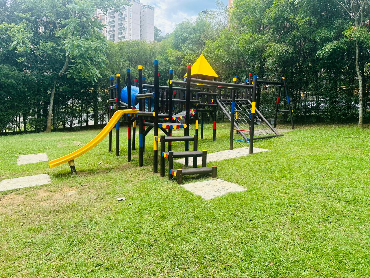 Amplio Apartamento Amoblado En El Poblado- San Julian