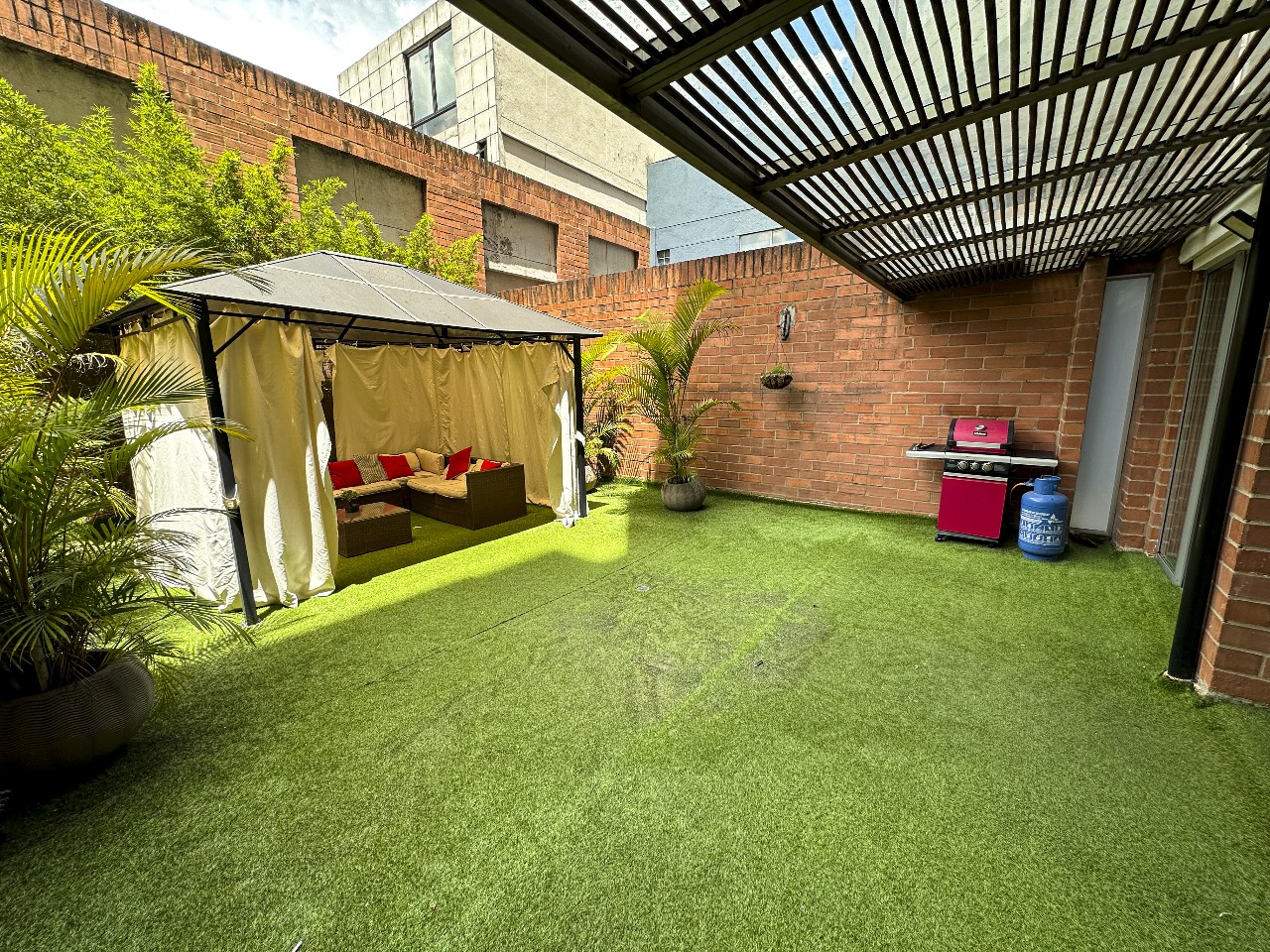 Apartamento Con Terraza Privada – Poblado Medellin