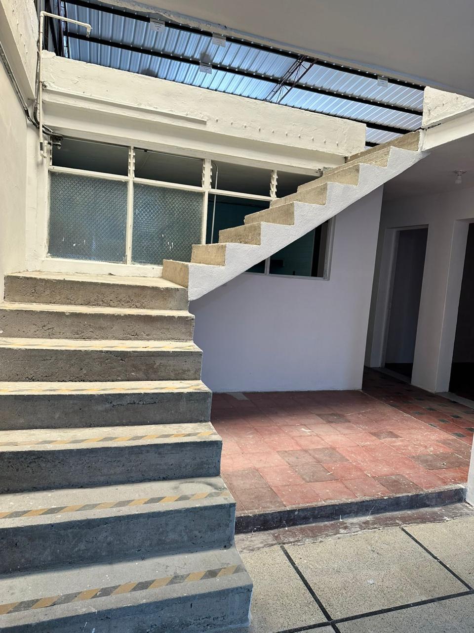 BODEGA DE 380 METRO EN SAN JOAQUIN . LAURELES