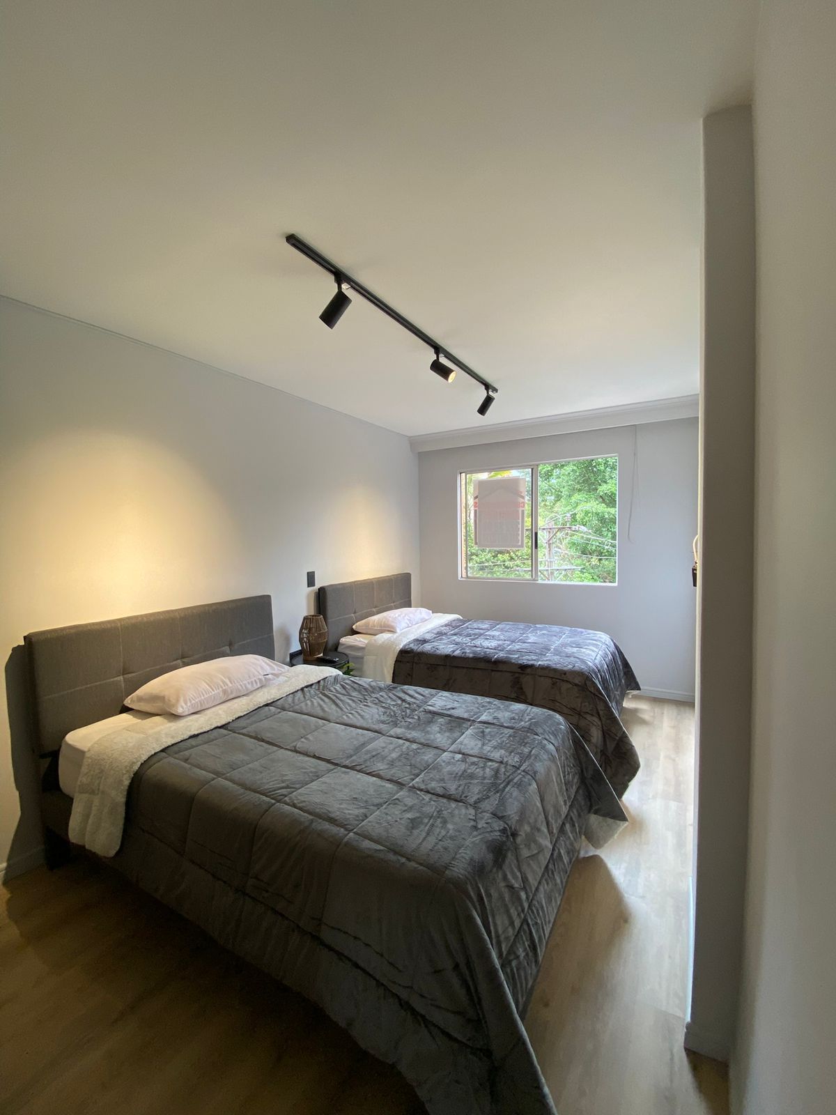 Apartamento Amoblado Ubicado en Laureles