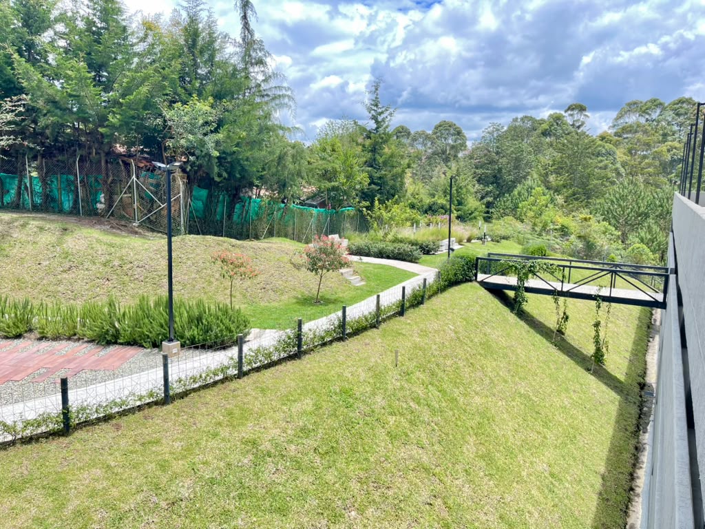HERMOSO APARTAMENTO AMOBLADO SAN ANTONIO DE PEREIRA-RIONEGRO