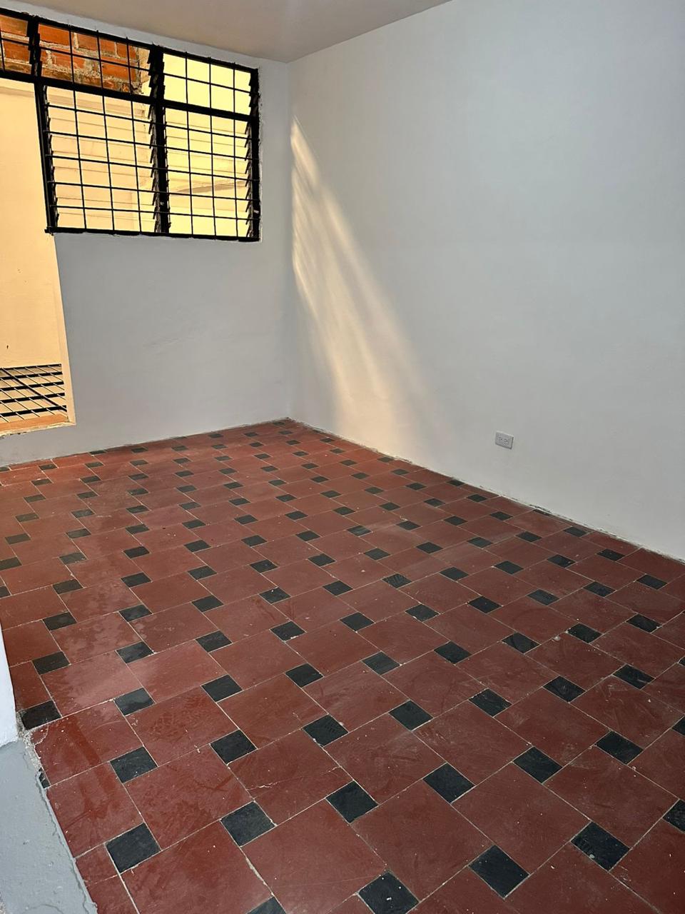 BODEGA DE 380 METRO EN SAN JOAQUIN . LAURELES