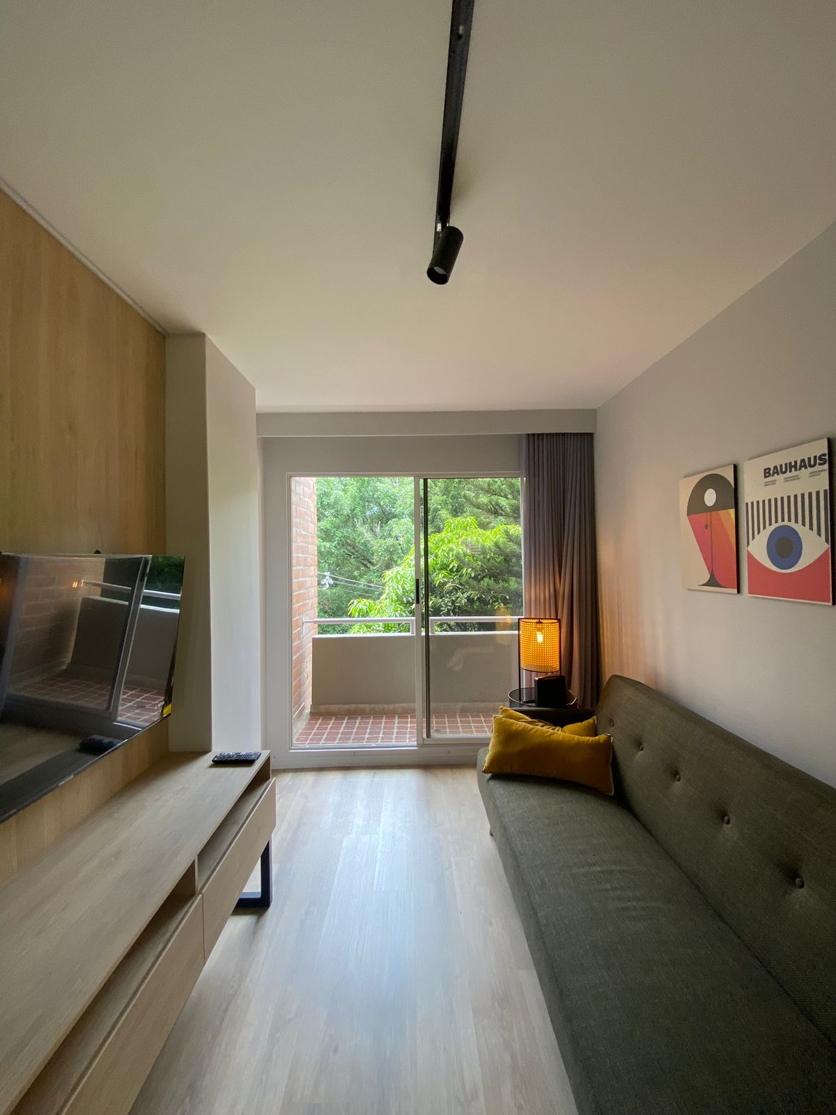Apartamento Amoblado Ubicado en Laureles