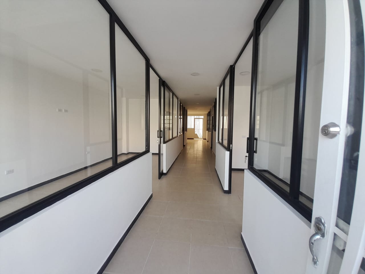 ARRIENDO LOCAL COMERCIAL EN MODELIA SOBRE LA CRR 75. BOGOTA, D.C.