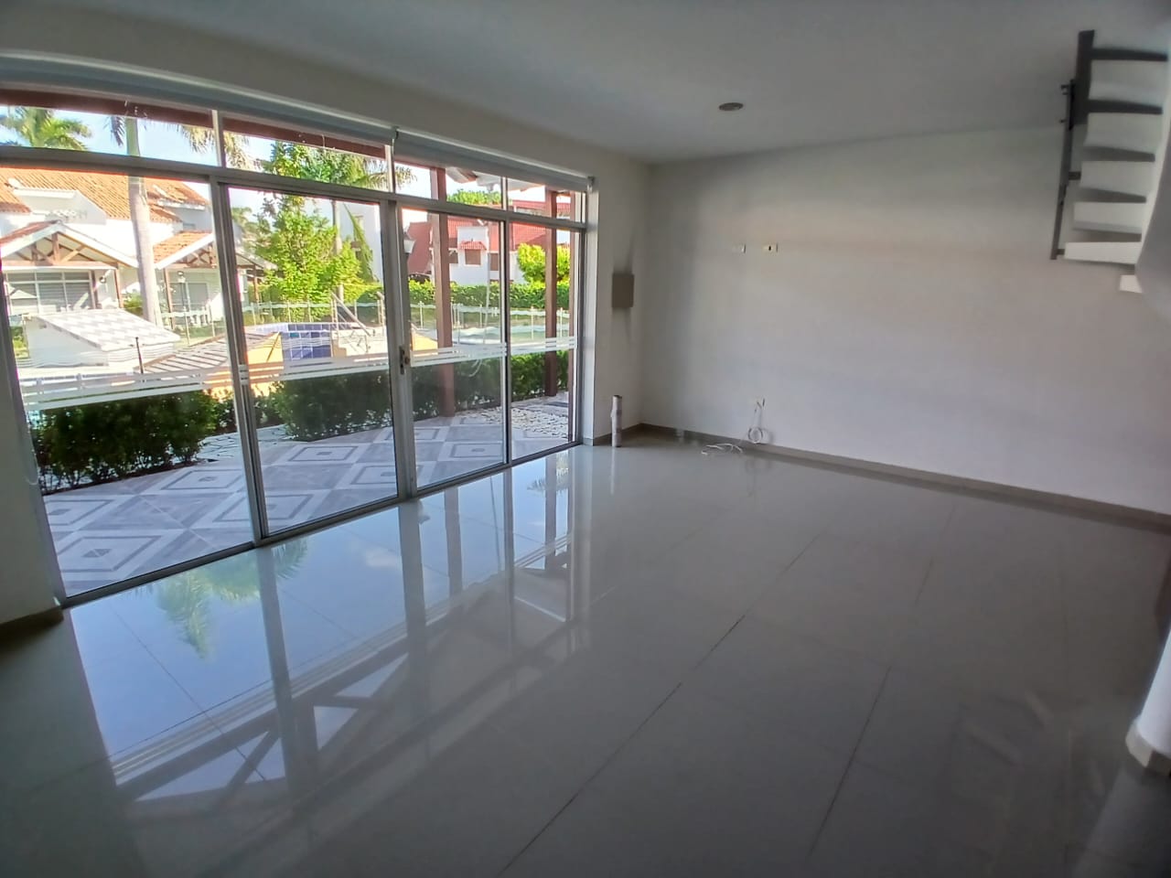 CASA EN ARRIENDO CONDOMINIO MADEIRA GIRARDOT CUNDINAMARCA