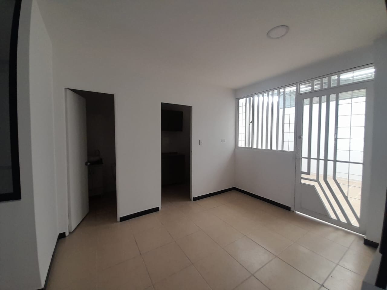 ARRIENDO LOCAL COMERCIAL EN MODELIA SOBRE LA CRR 75. BOGOTA, D.C.
