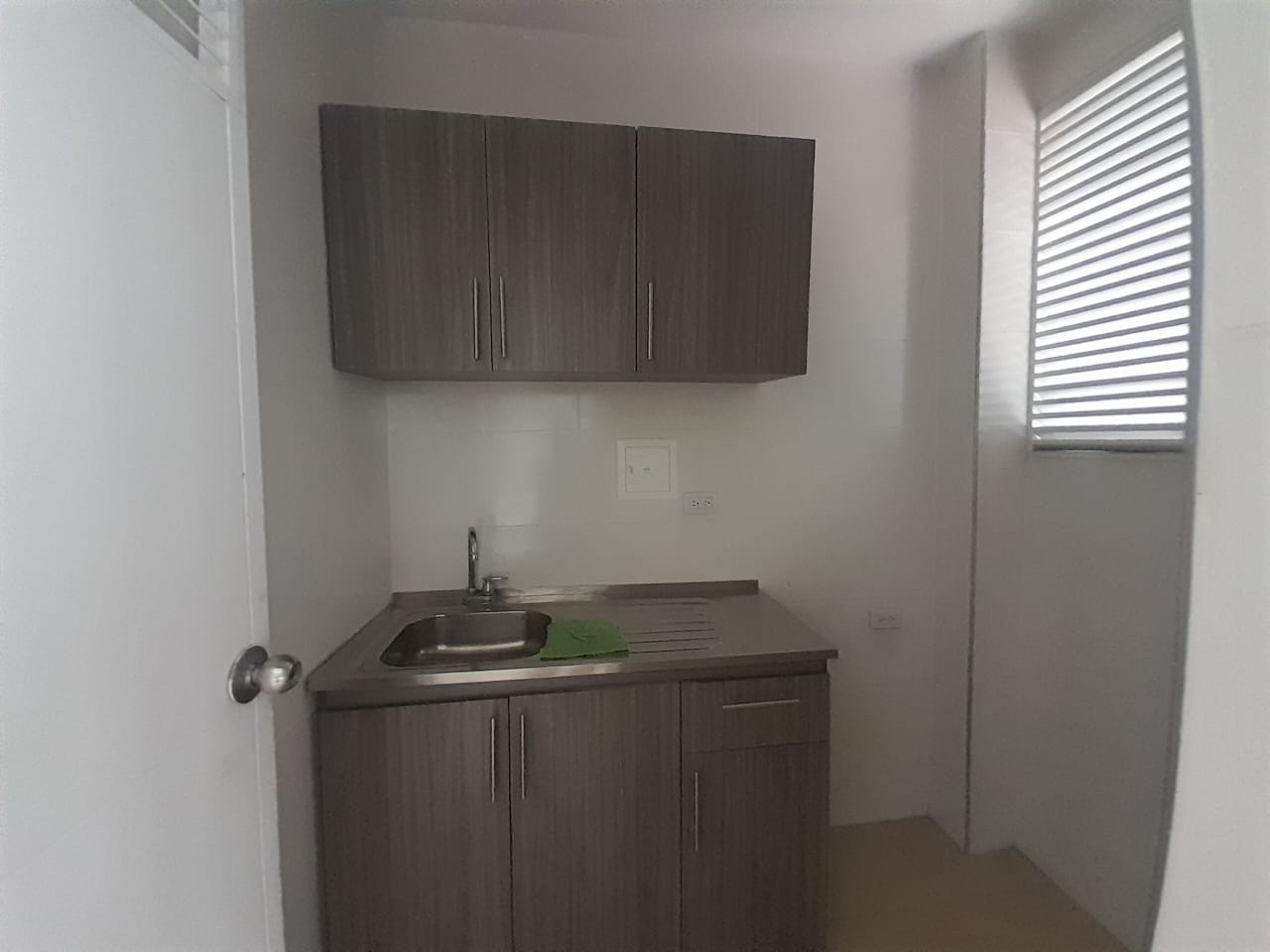 ARRIENDO LOCAL COMERCIAL EN MODELIA SOBRE LA CRR 75. BOGOTA, D.C.