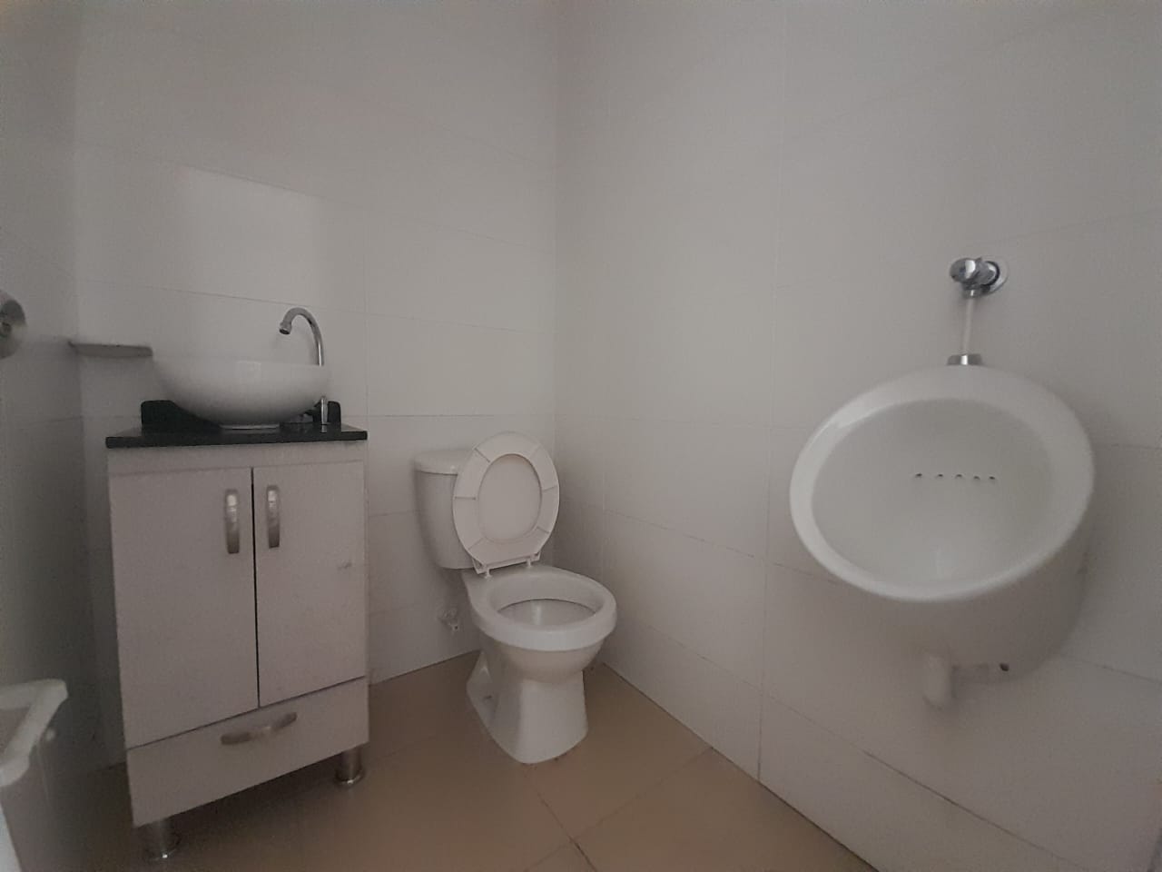 ARRIENDO LOCAL COMERCIAL EN MODELIA SOBRE LA CRR 75. BOGOTA, D.C.