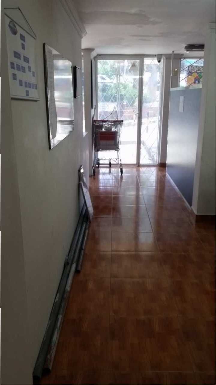 Local comercial frente avenida via Ternera Cgena