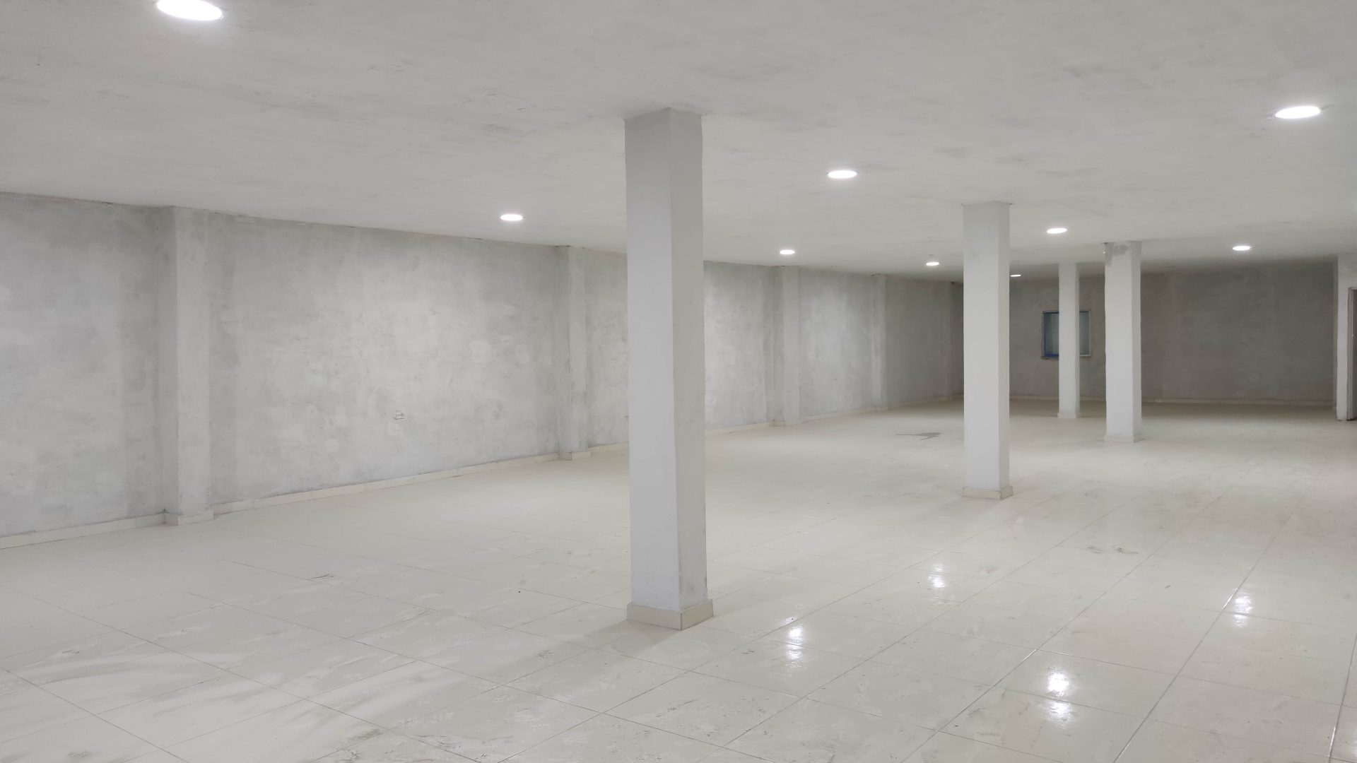 ARRIENDO INMUEBLE PARA OFICINAS SOBRE TRONCAL DE ENTRADA A CARTAGENA