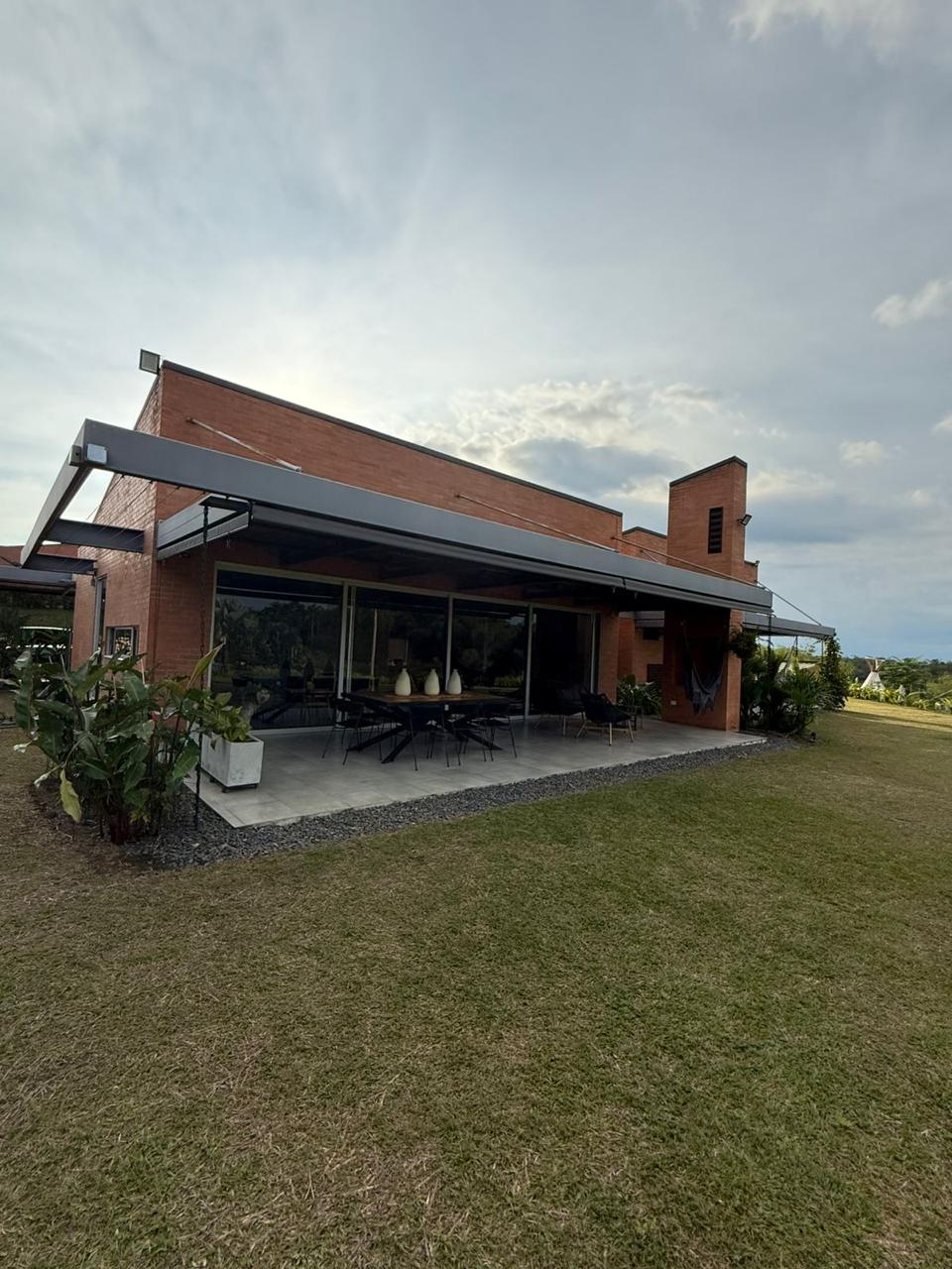 Rento hermosa y amplia Casa Campestre